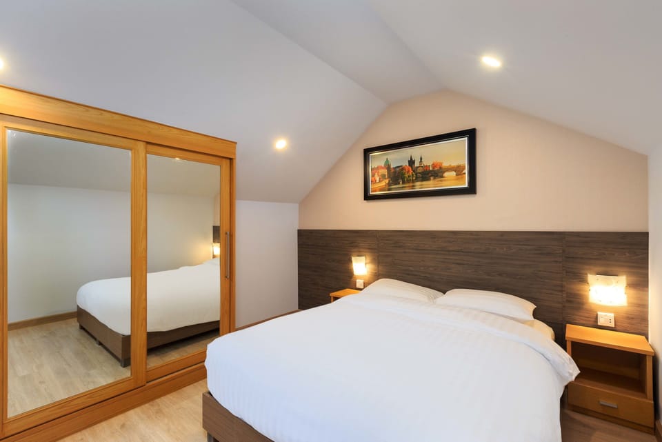 Luxury Villa, 5 Bedrooms, Private Pool | 5 bedrooms, in-room safe, desk, laptop workspace