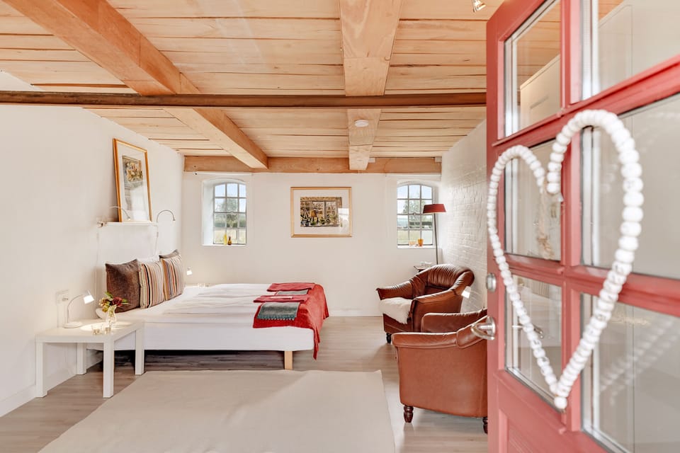 Apartment | 1 bedroom, premium bedding, down comforters, individually decorated
