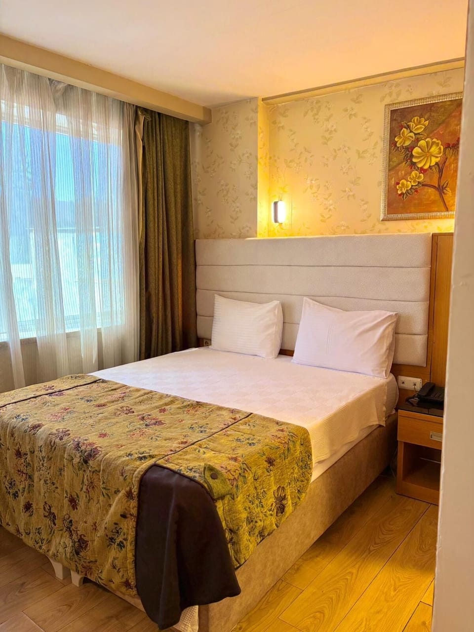 Premium bedding, pillowtop beds, free WiFi, bed sheets