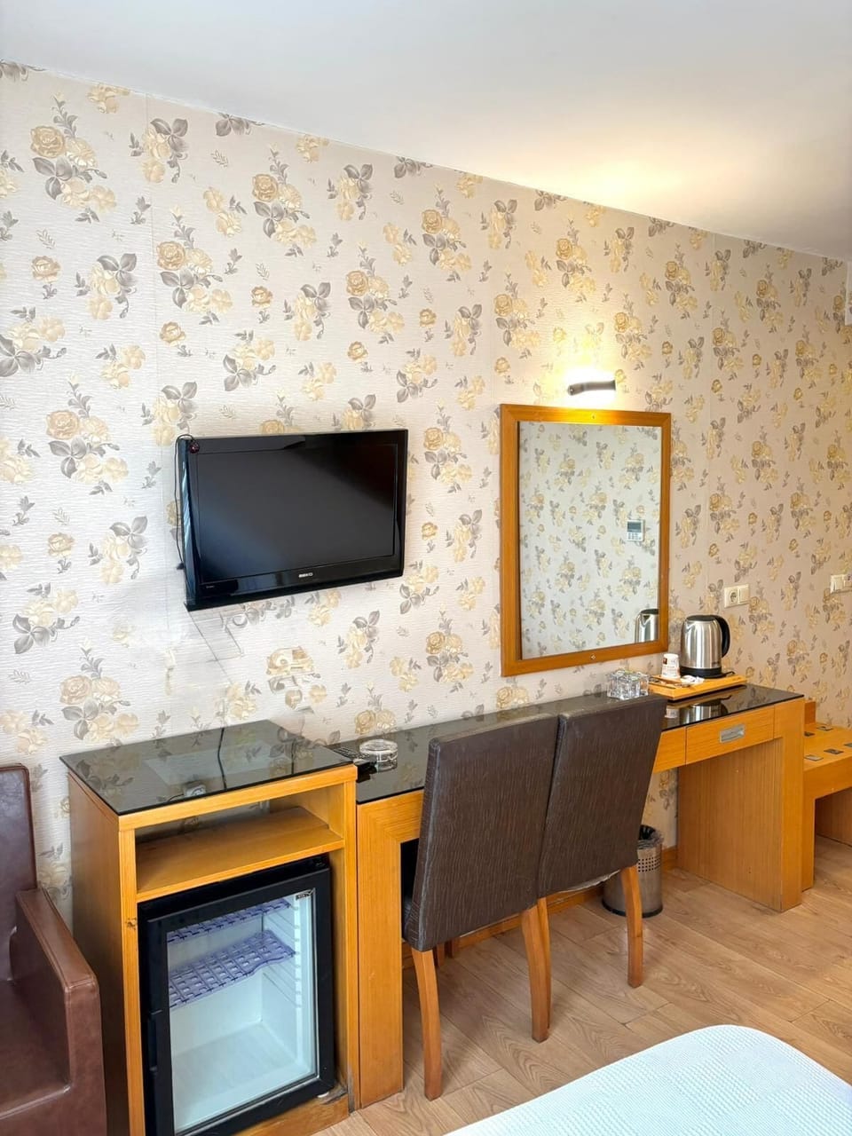 Premium bedding, pillowtop beds, free WiFi, bed sheets