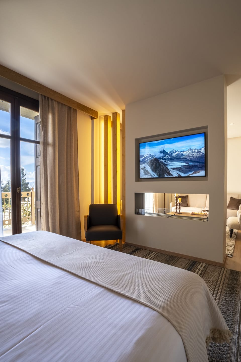 Grand Studio Suite | Desk, soundproofing, free WiFi, bed sheets