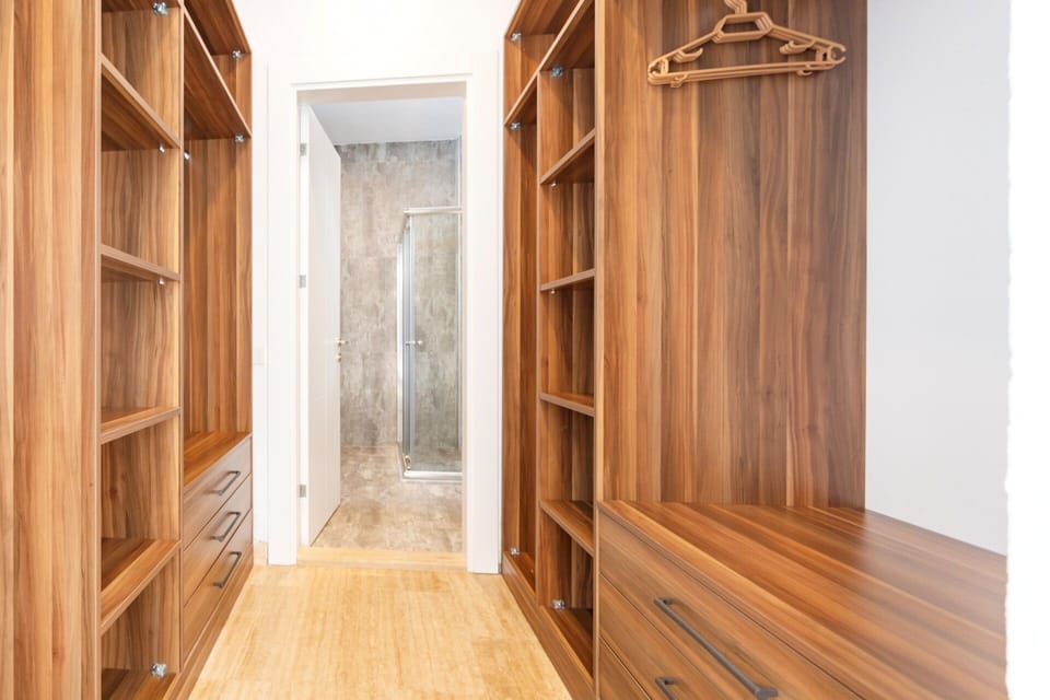 Deluxe Villa | Wardrobe