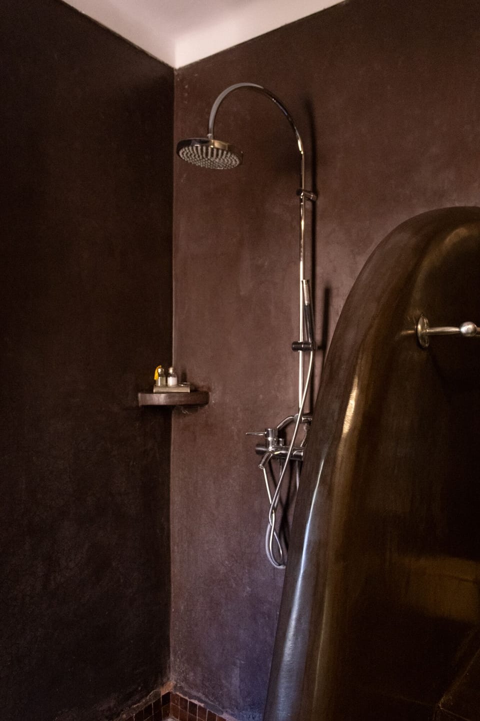 Deluxe Studio, 1 Bedroom | Bathroom | Shower, hair dryer, bidet, towels