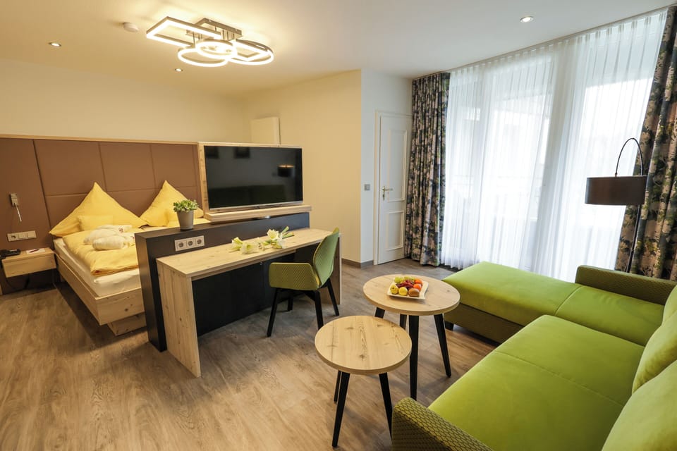 Premium Room, 1 Bedroom, Garden View | Premium bedding, down comforters, minibar, in-room safe