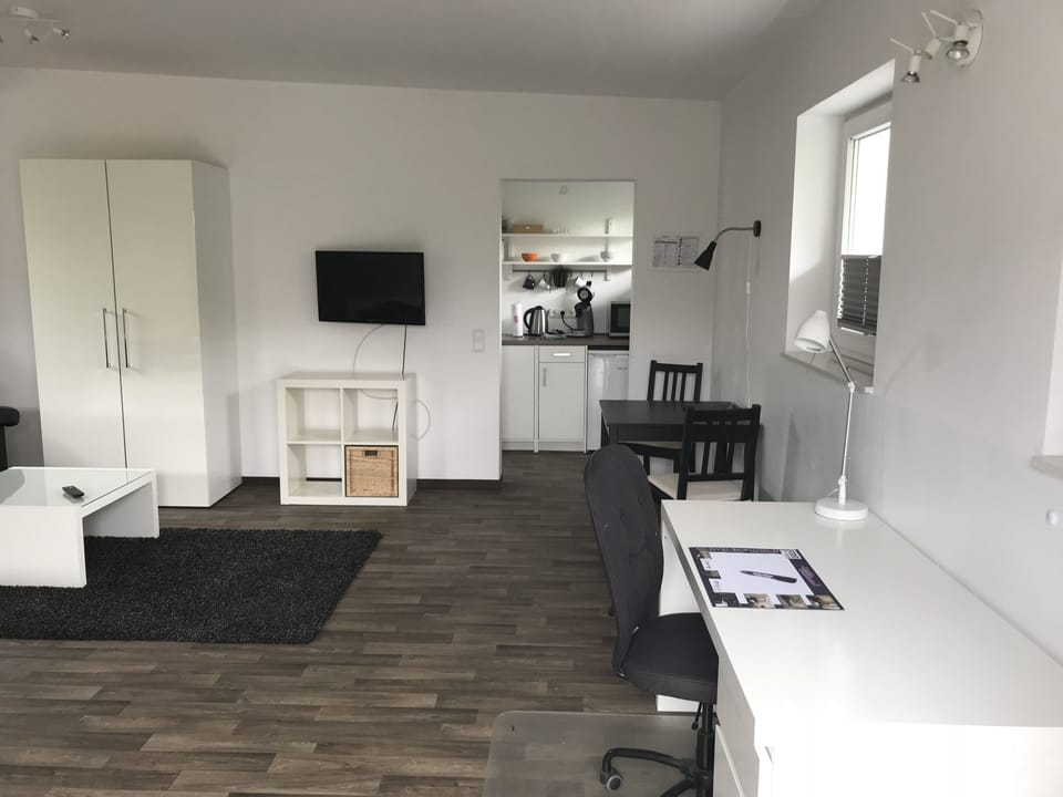 Comfort Apartment (5) | Desk, blackout drapes, soundproofing, cribs/infant beds