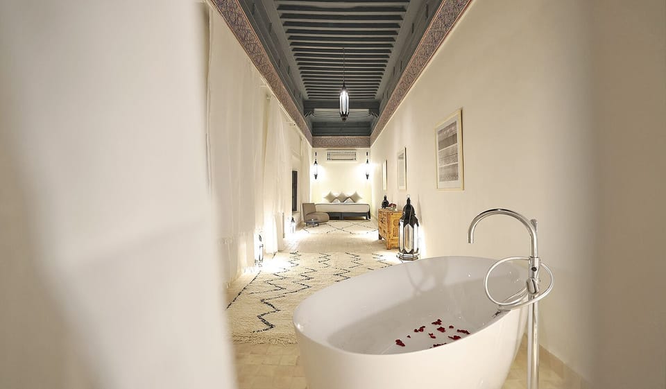 Deluxe Room | In-room safe, free WiFi, bed sheets