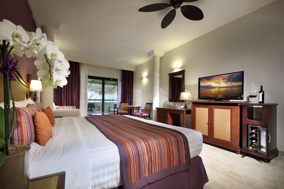 Family Selection Junior Suite (Up to 2 Kids Free under 17 years) | 1 bedroom, premium bedding, memory foam beds, minibar