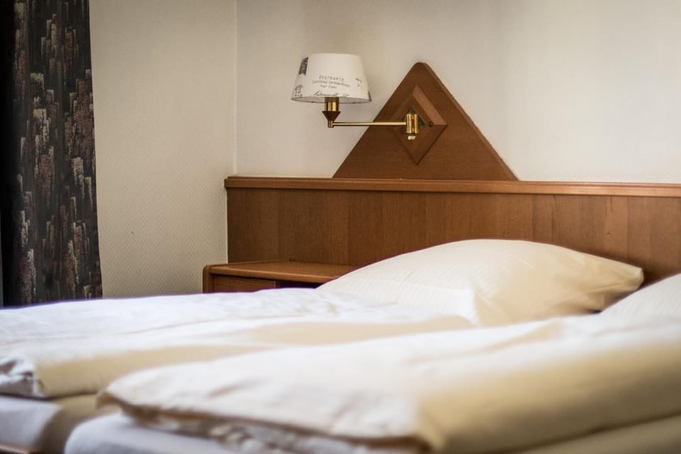 Double Room | Blackout drapes, iron/ironing board, free WiFi, bed sheets