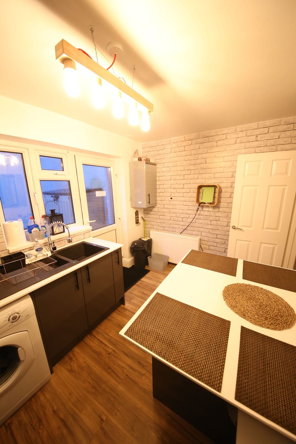 Apartment, 3 Bedrooms, Non Smoking | In-room dining