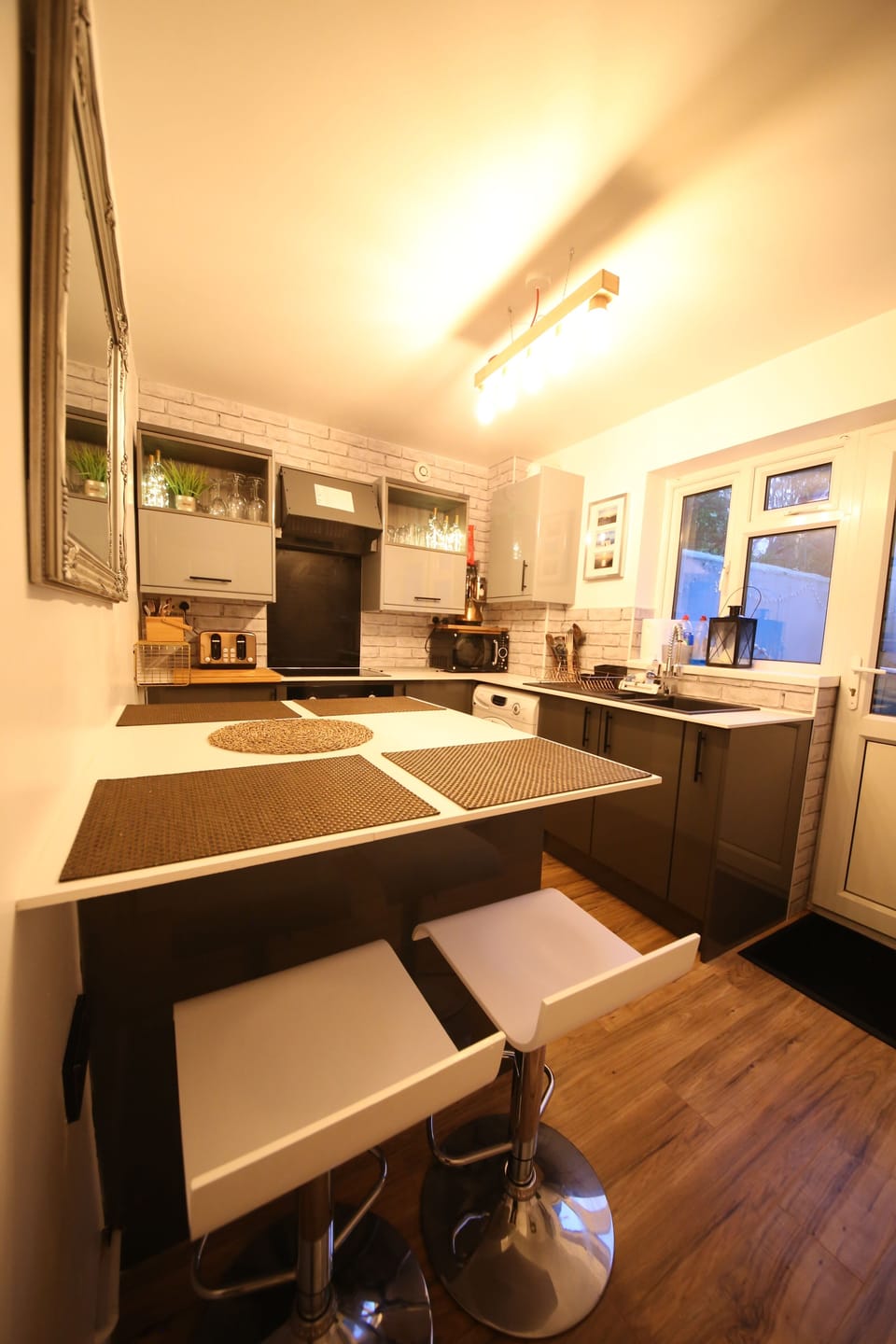 Apartment, 3 Bedrooms, Non Smoking | Private kitchen | Full-size fridge, microwave, oven, stovetop
