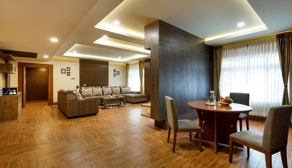 Luxury Suite, Multiple Beds, Non Smoking | In-room dining