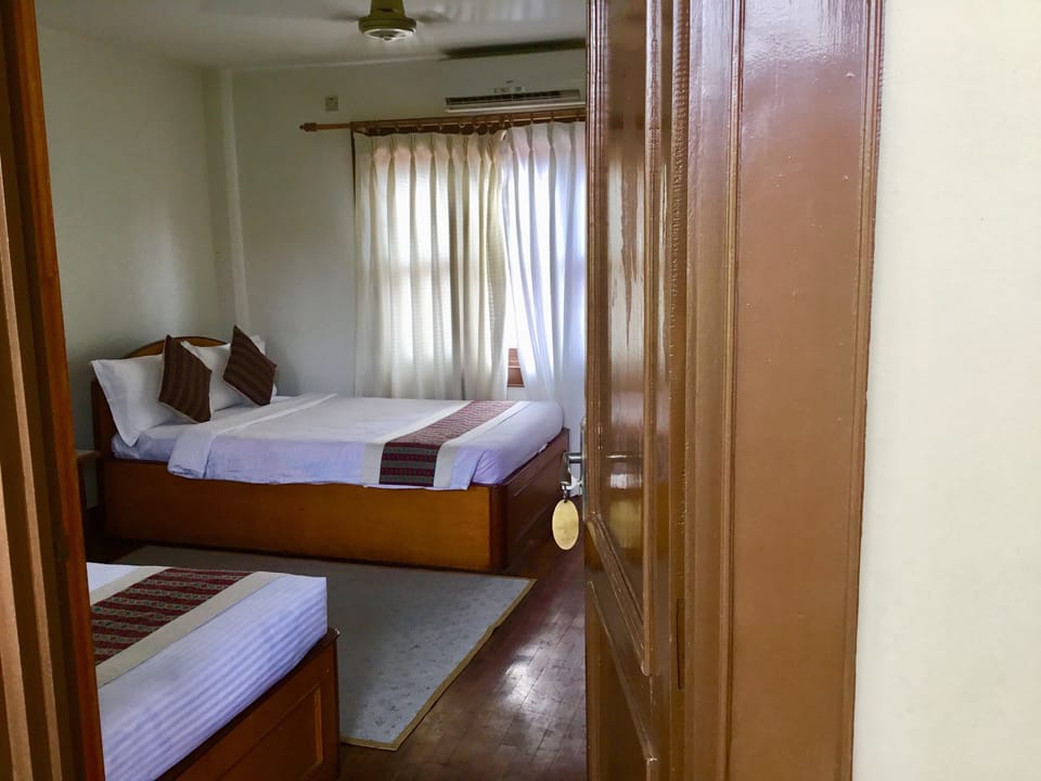 Iron/ironing board, free WiFi, bed sheets