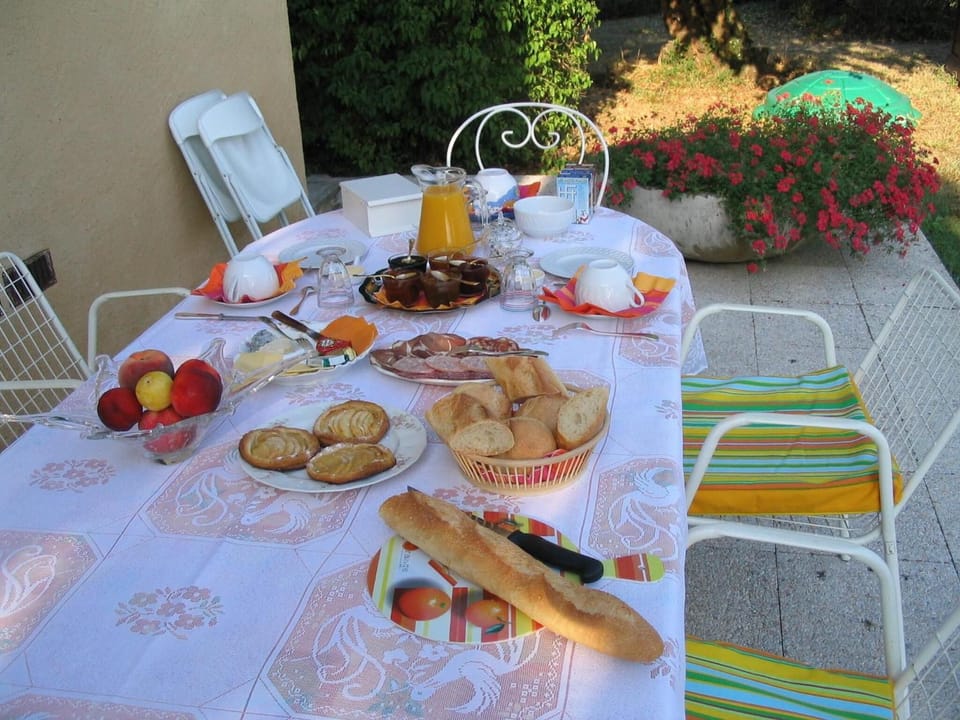 Les Sureaux Bed and Breakfast in Nouvelle-Aquitaine
