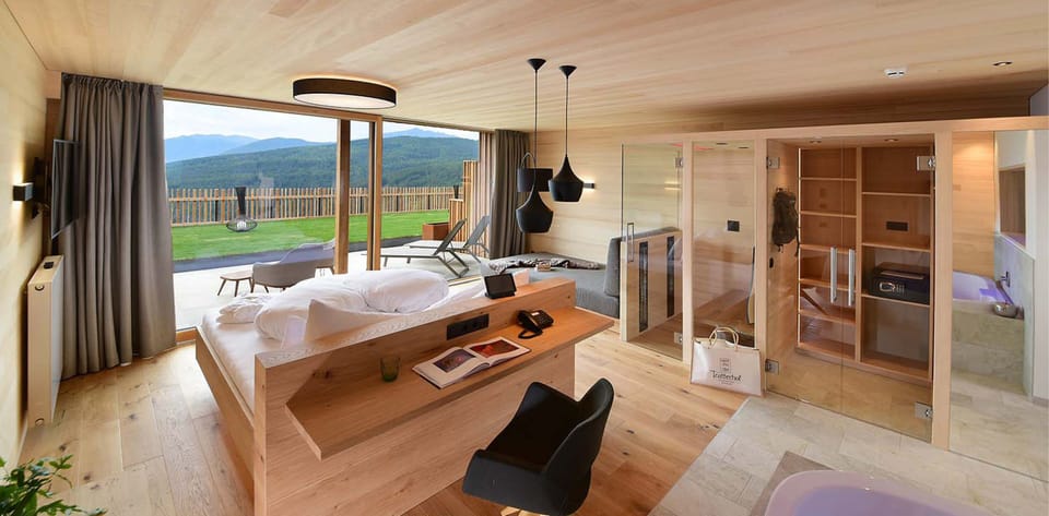Suite, Terrace (Monte Silva TMS) | Premium bedding, in-room safe, desk, laptop workspace