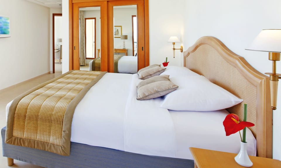 Premium bedding, minibar, in-room safe, desk