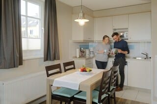 Full-size fridge, microwave, stovetop, dishwasher