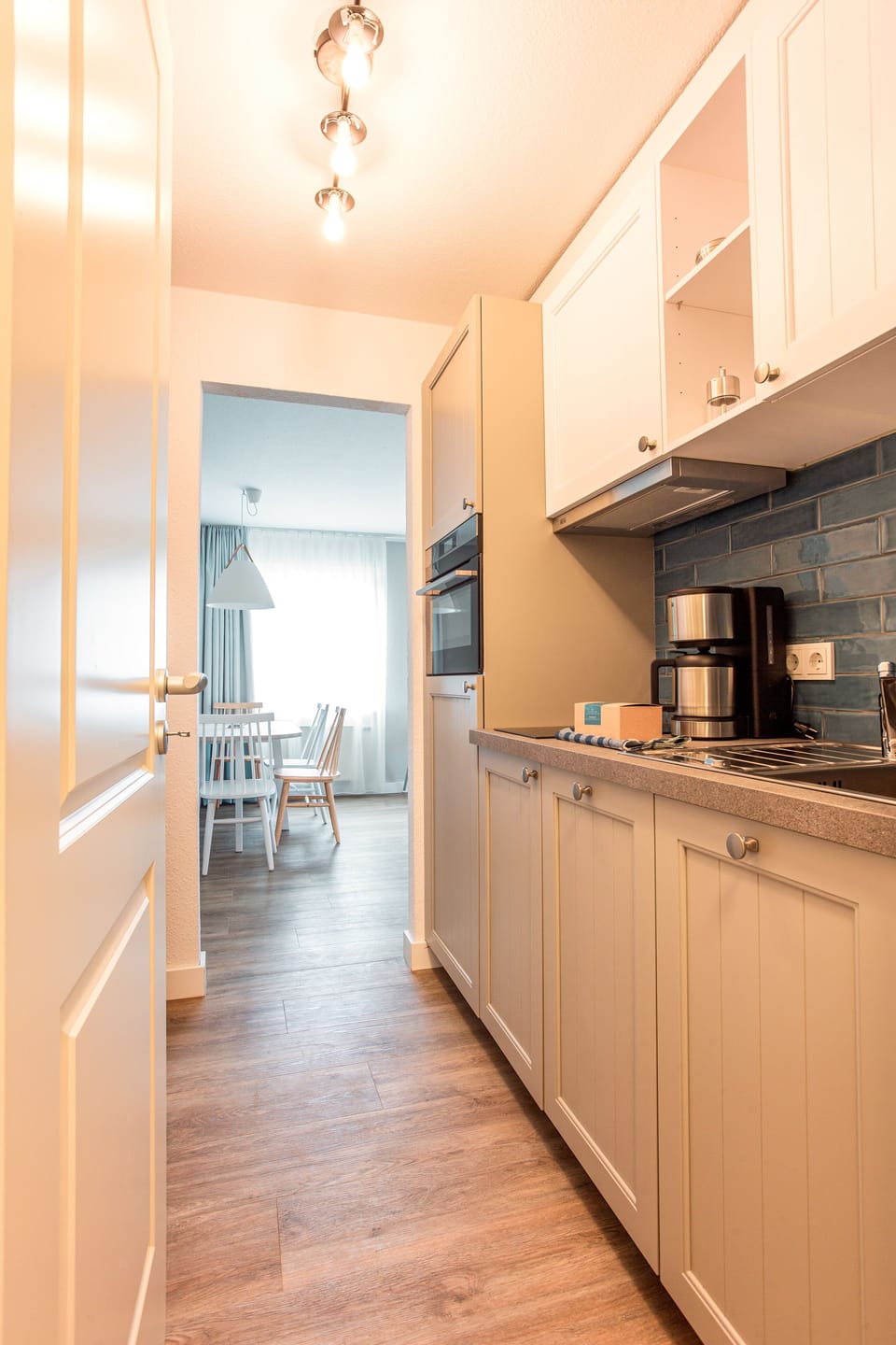 Seeufer Apartment | Private kitchen | Full-size fridge, microwave, oven, stovetop