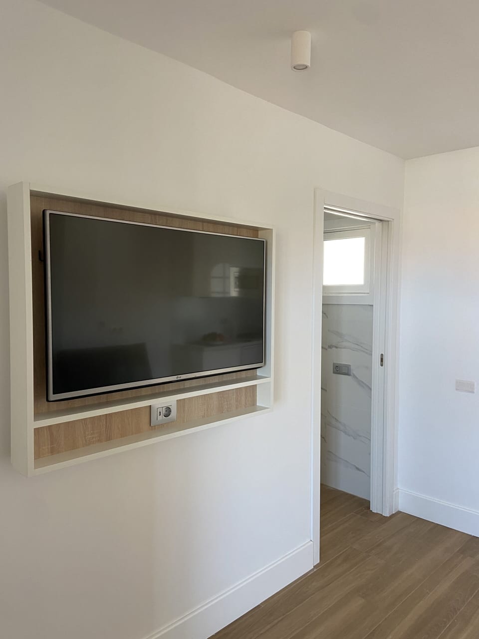 In-room safe, free cribs/infant beds, free rollaway beds, bed sheets