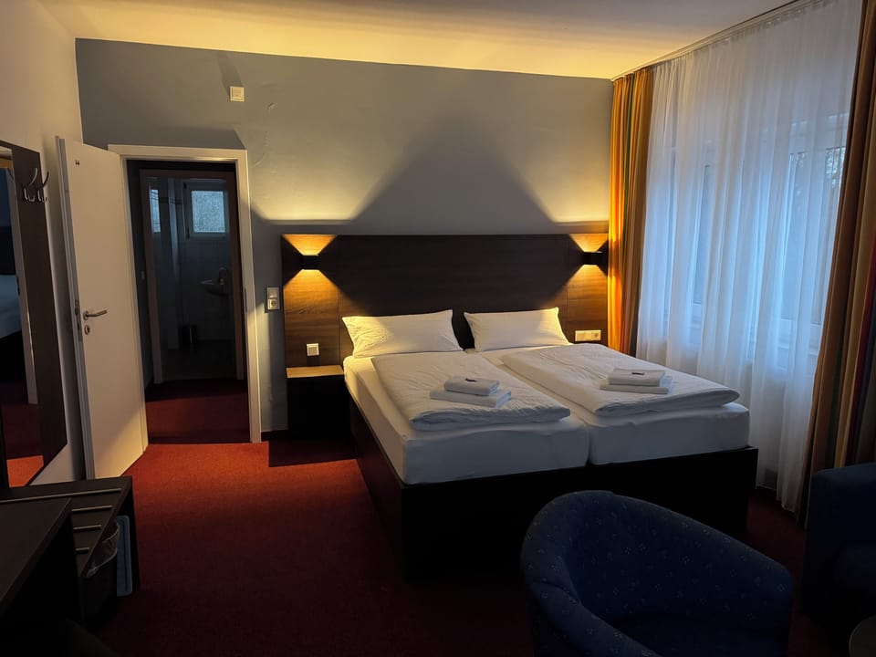 Comfort Apartment | Minibar, desk, blackout drapes, free WiFi