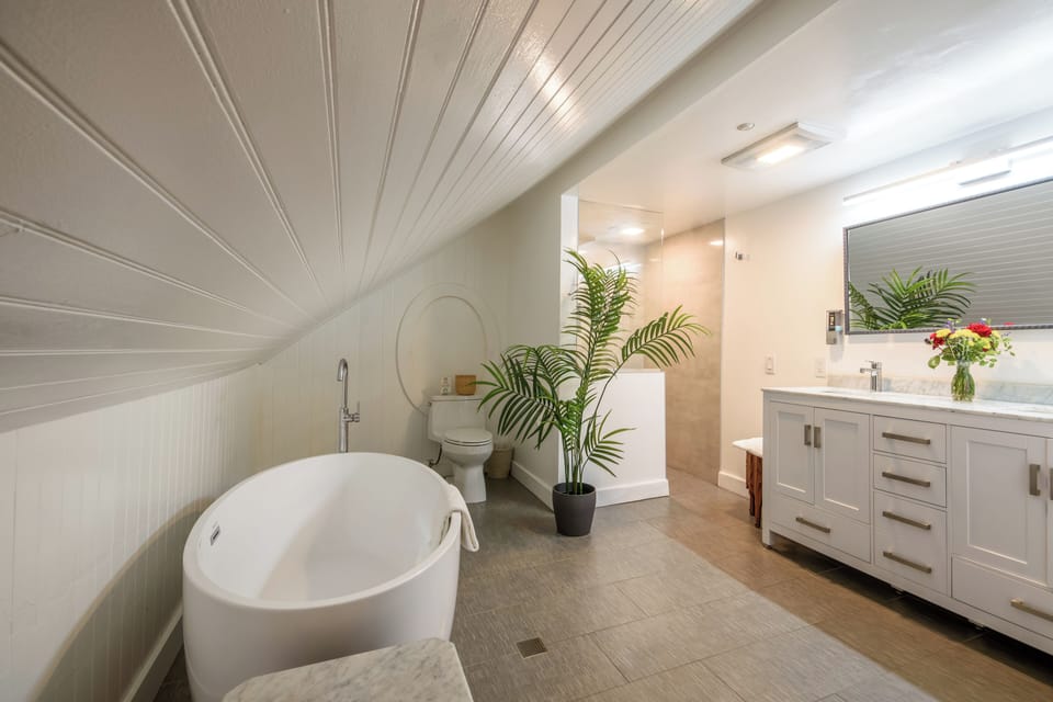 Lady Margaret's Room | Premium bedding, in-room safe, iron/ironing board, free WiFi
