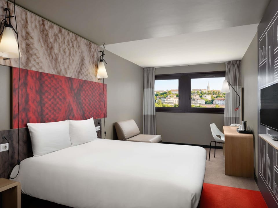 Premium Room, 1 Double Bed with Sofa bed | In-room safe, desk, laptop workspace, blackout drapes