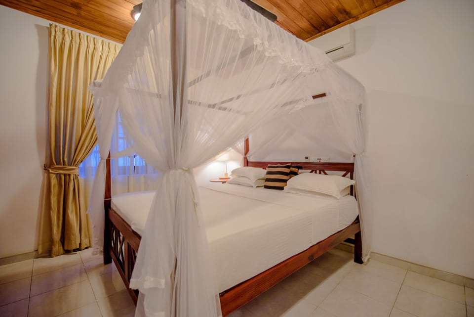 Deluxe Double Room | Desk, blackout drapes, soundproofing, free WiFi