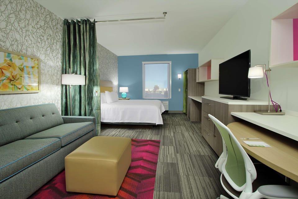 Egyptian cotton sheets, premium bedding, pillowtop beds, in-room safe