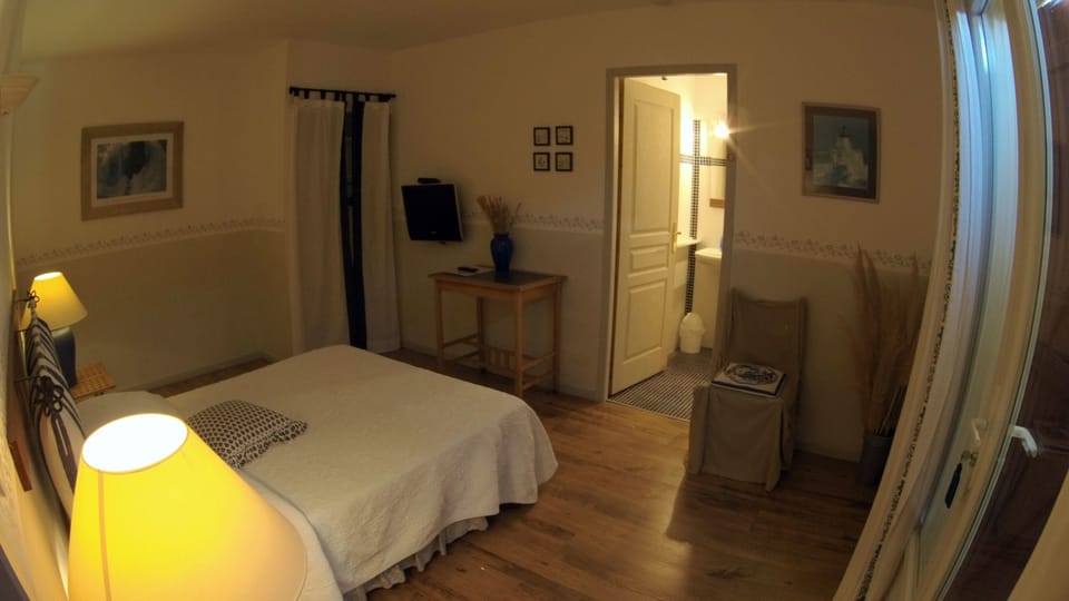 Family Single Room, 1 Bedroom, Connecting Rooms (L'Océane) | Individually decorated, individually furnished, blackout drapes