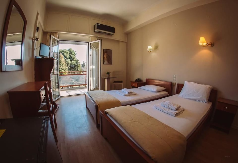 Twin Room, Accessible | Desk, iron/ironing board, free WiFi, bed sheets