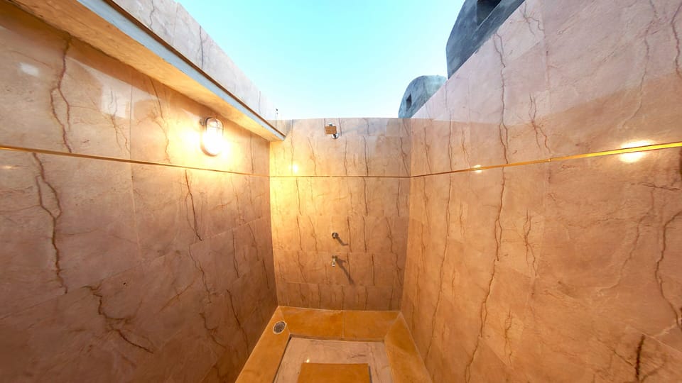 Shower, towels