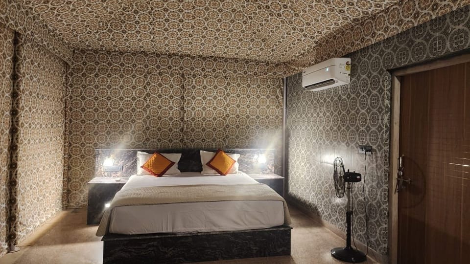 Superior Tent | Desk, laptop workspace, blackout drapes, free WiFi