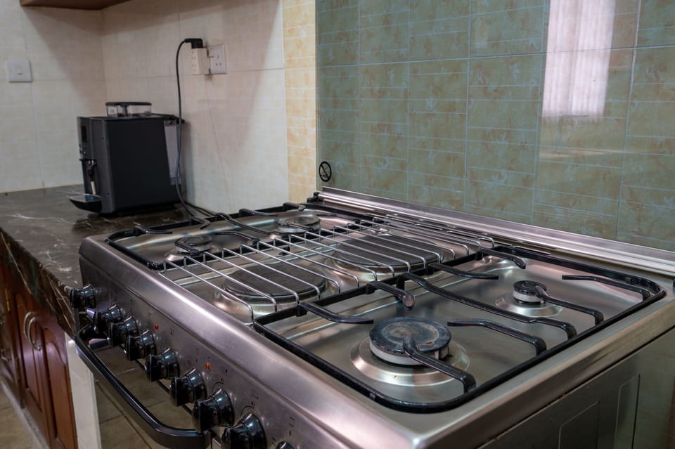 Family House, 5 Bedrooms | Private kitchen | Fridge, microwave, oven, stovetop