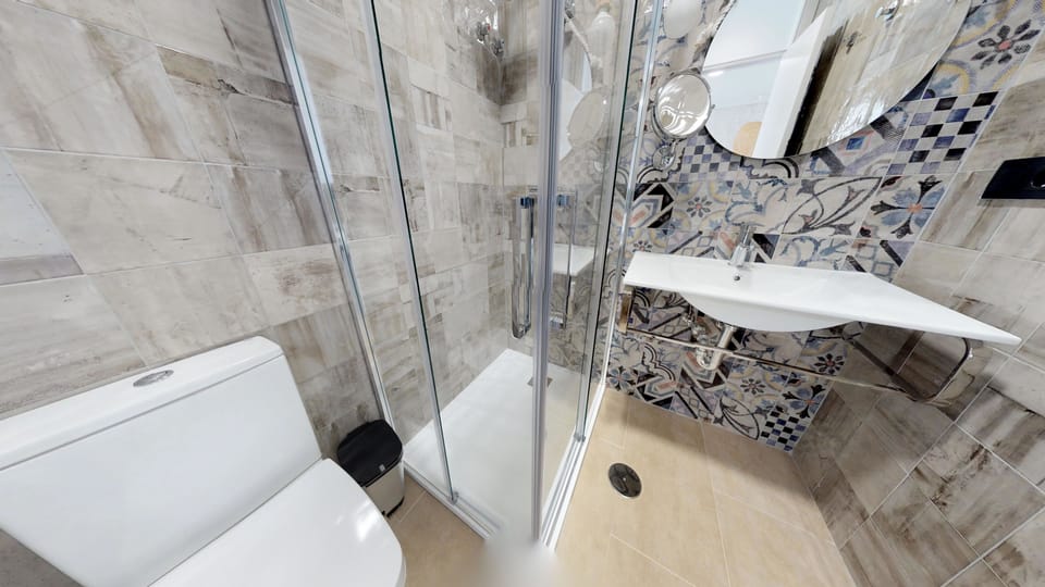 Bathroom shower