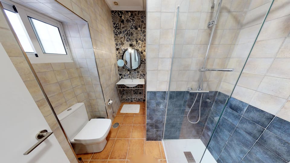 Economy Twin Room | Bathroom | Shower, hair dryer, towels, soap