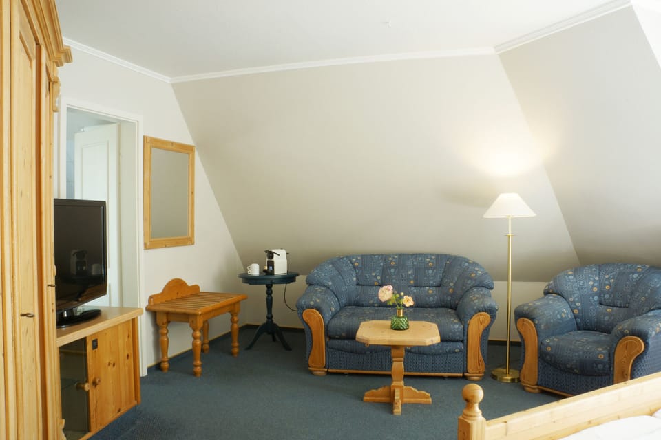 Comfort Double Room (Balcony or Terrace) | In-room safe, free WiFi, bed sheets