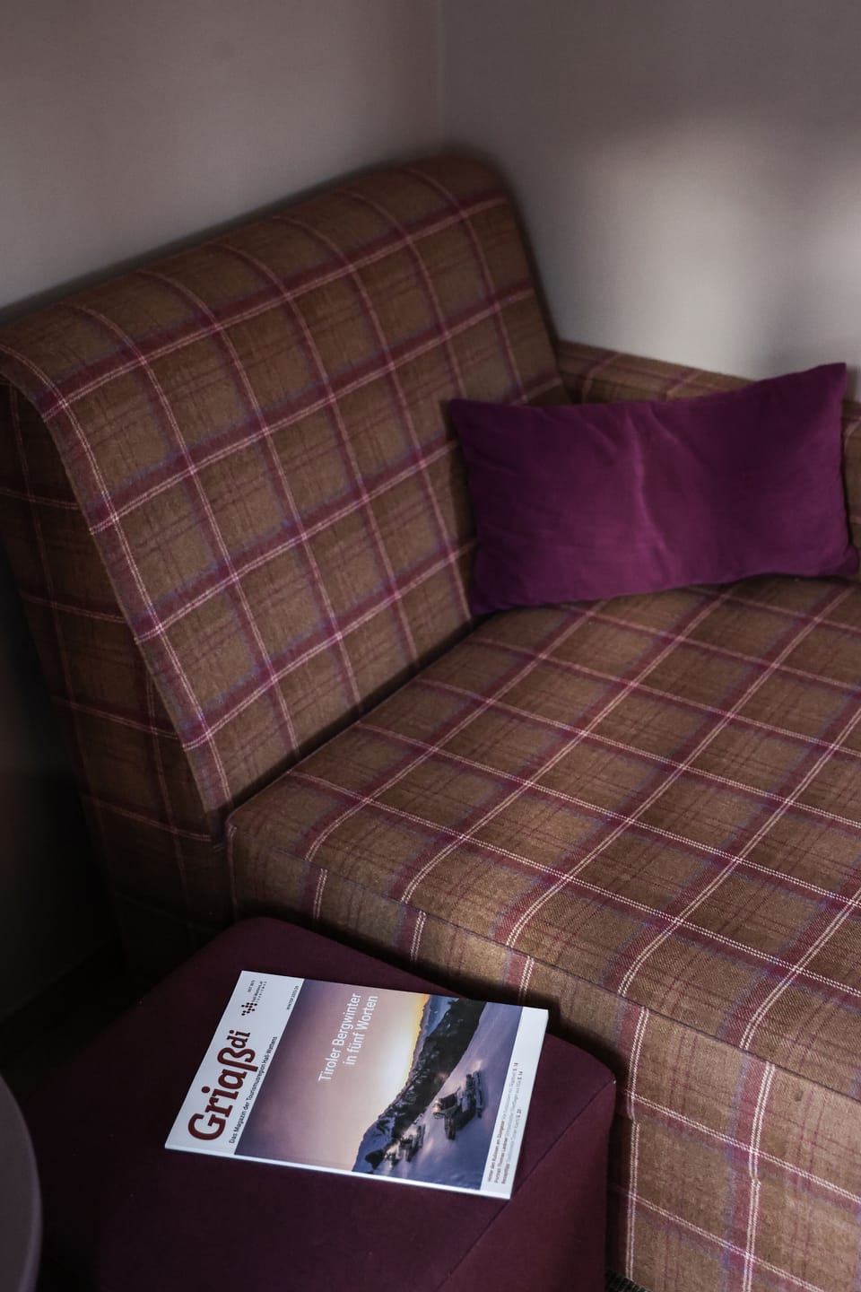 Comfort Double Room | Living area | 90-cm flat-screen TV with cable channels, TV
