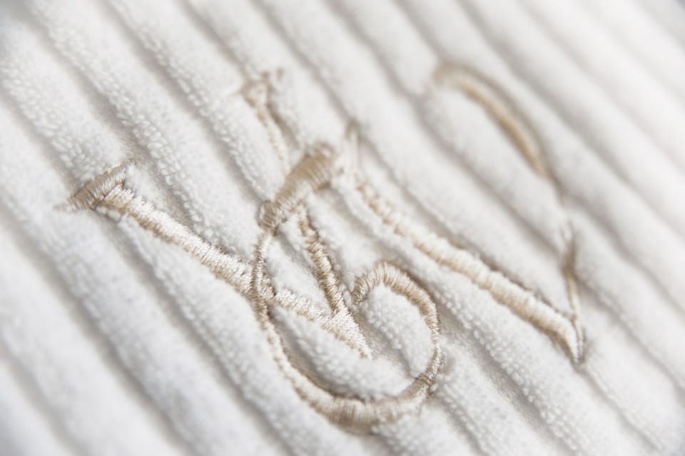 Single Room | Egyptian cotton sheets, premium bedding, down comforters, pillowtop beds