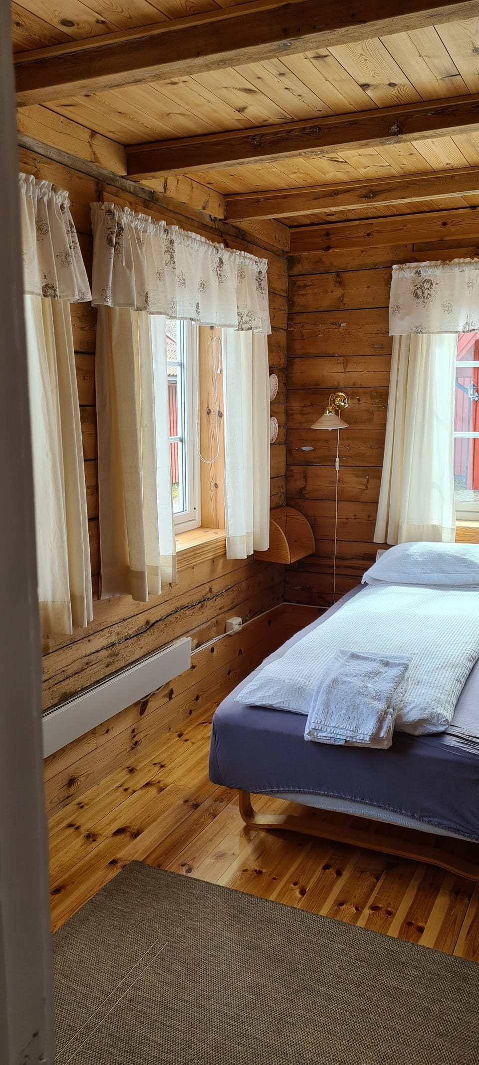 Single Room | Individually decorated, iron/ironing board, free WiFi, bed sheets