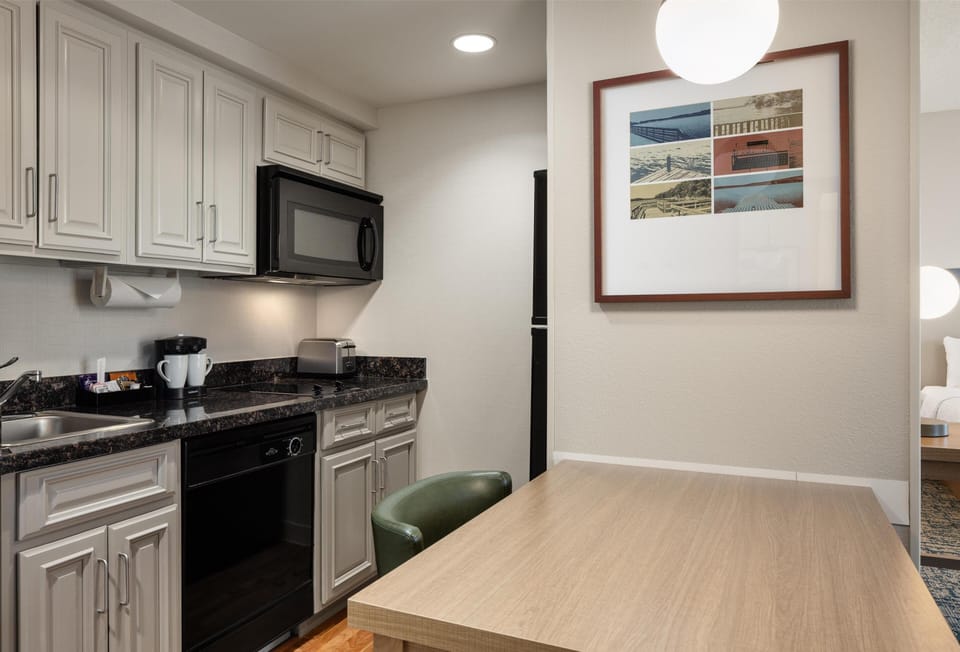 Studio Suite, 1 King Bed, Non Smoking | Private kitchen | Coffee/tea maker, full-size fridge, microwave, stovetop