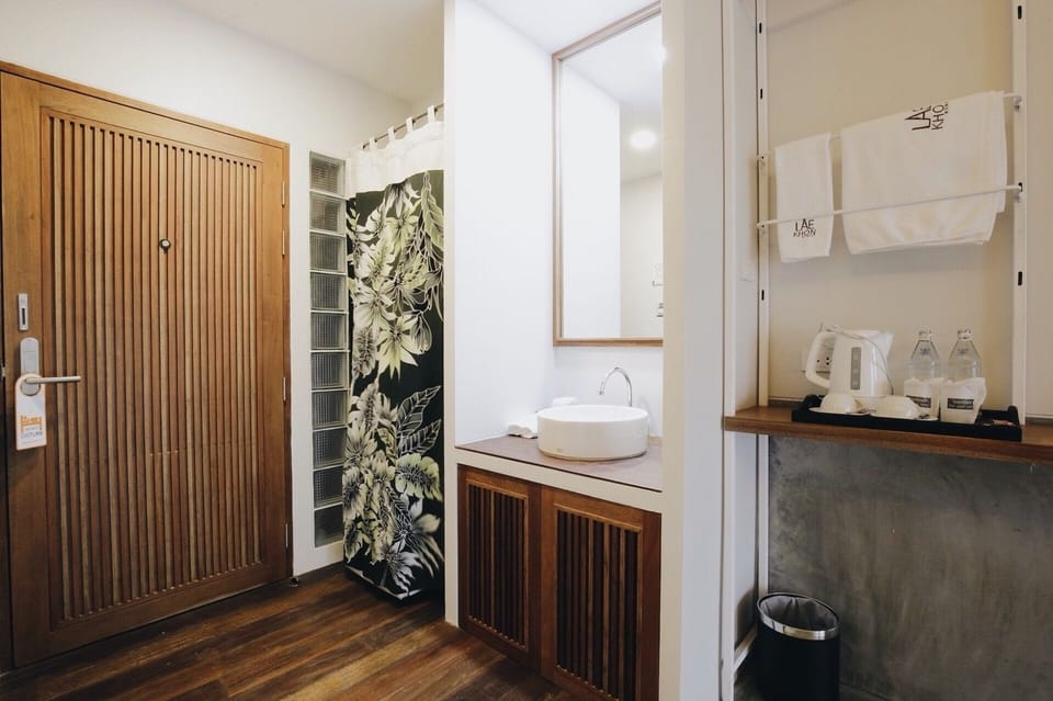 Superior Double Room | Bathroom sink
