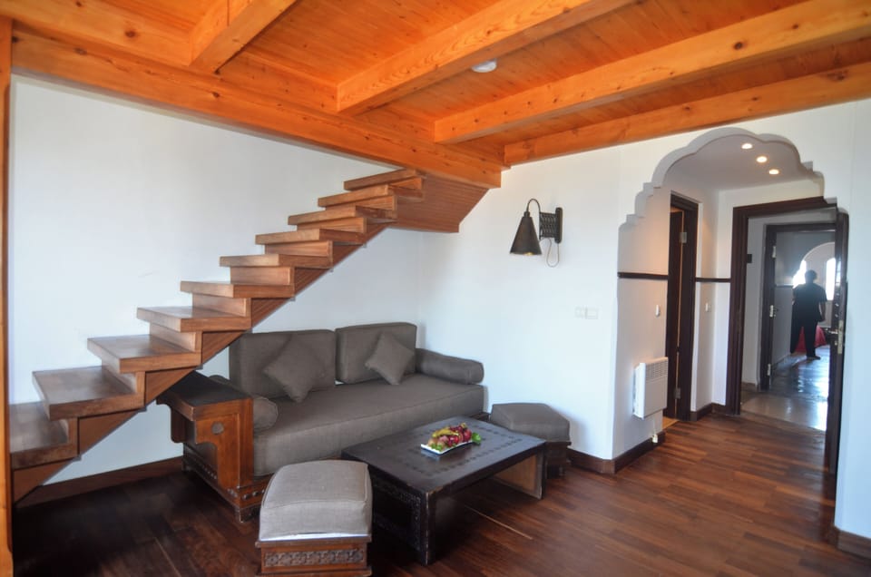 Suite | Living room | LCD TV