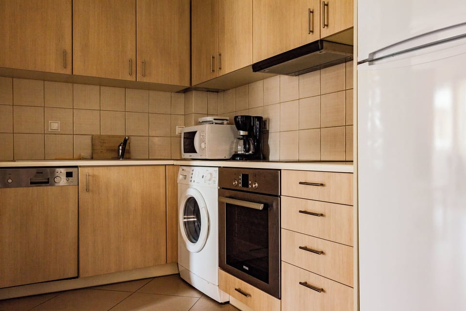 Argo Annex Apartment | Private kitchen | Fridge, microwave, stovetop, coffee/tea maker
