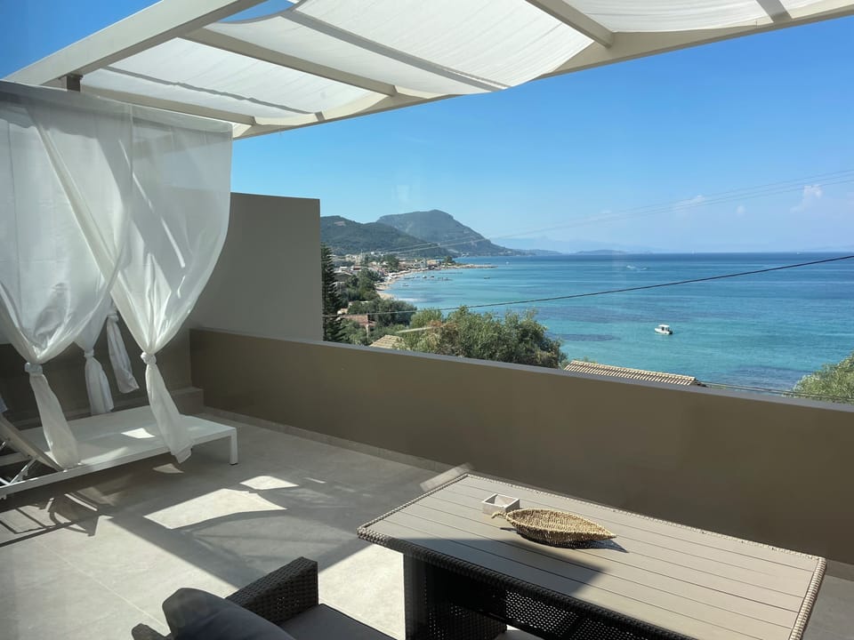 Premium Villa Sea View with Private Hot-Tub and Heated Pool | Terrace/patio