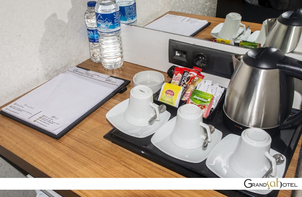 Standard Triple Room | Coffee and/or coffee maker