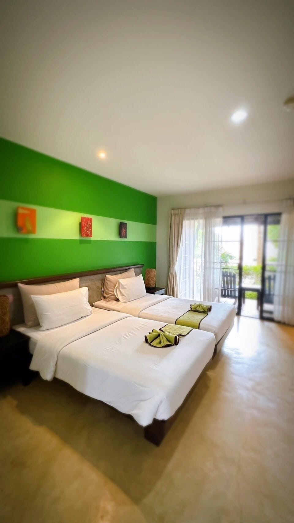 Superior Room | Minibar, in-room safe, desk, free cribs/infant beds