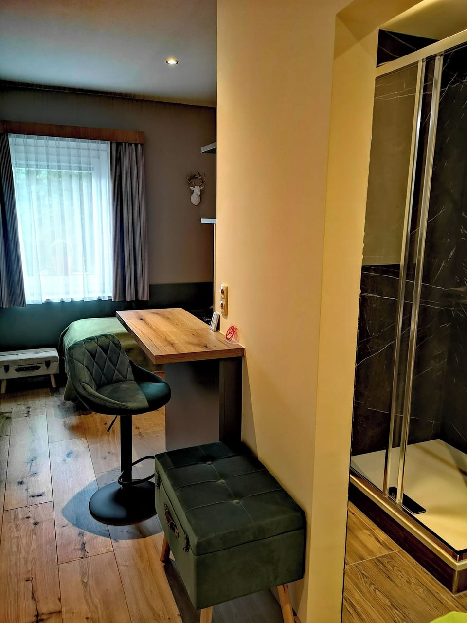 Junior Studio | Premium bedding, desk, WiFi, individually decorated