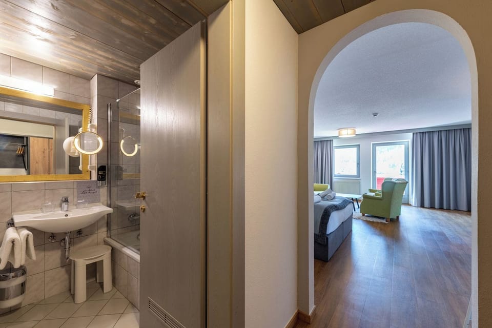 Junior Suite, Balcony, Mountain View | In-room safe, desk, free cribs/infant beds, free rollaway beds