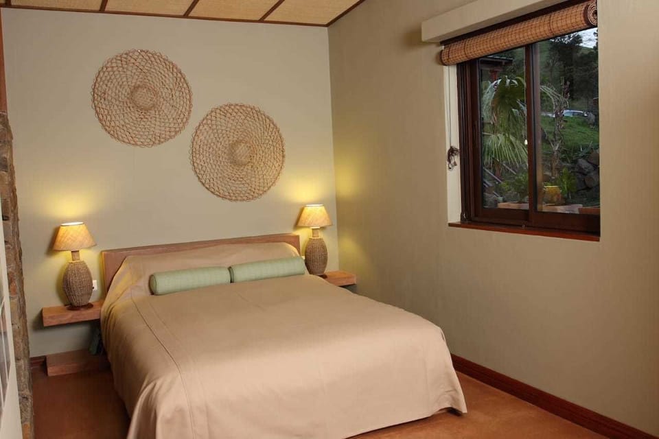 Studio, 1 King Bed, Non Smoking, Lagoon View | In-room safe, iron/ironing board (on request), WiFi (free), bed sheets