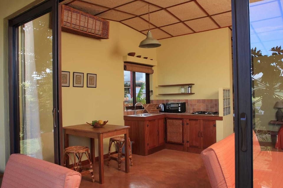 Studio, 1 King Bed, Non Smoking, Lagoon View | Living area | 32-inch plasma TV with cable channels, TV