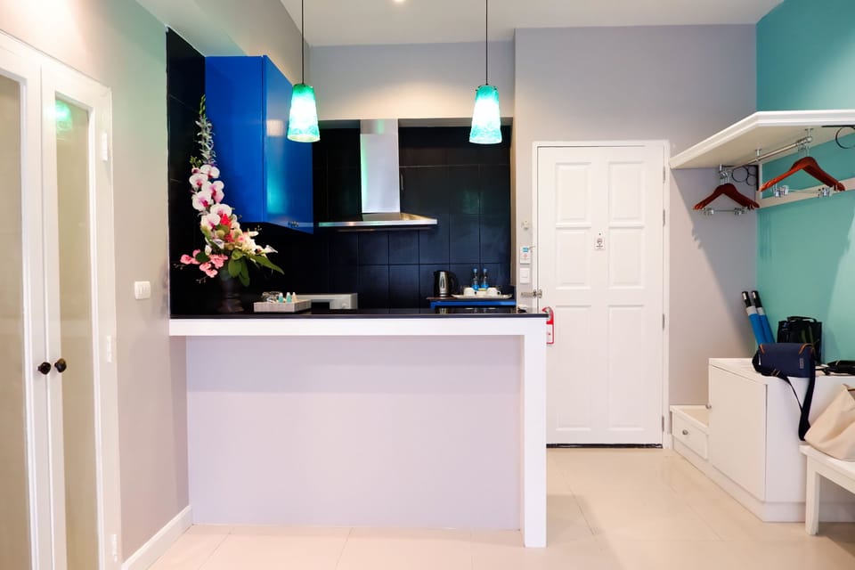 Grand Superior Double or Twin Room | Private kitchenette | Fridge, coffee/tea maker, electric kettle